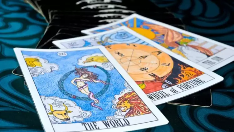 Tarot Kartları ile Kariyer ve Para Yorumu Nasıl Yapılır?.webp