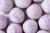 Chocolate-Covered Strawberry Cake Balls Recipe