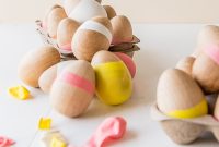 Mess-Free Easter Eggs with Balloon Dipping: Simple DIY Guide
