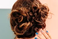 Quick 5-Minute Updo Trick That Keeps Everyone Guessing