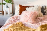 Faux Fur Throw Pillow in 20 Minutes: Quick Decorative DIY