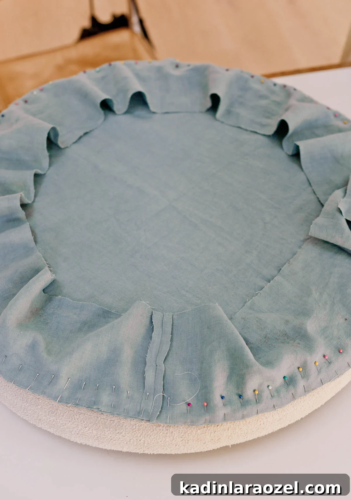 sewing a round lid for a round ottoman