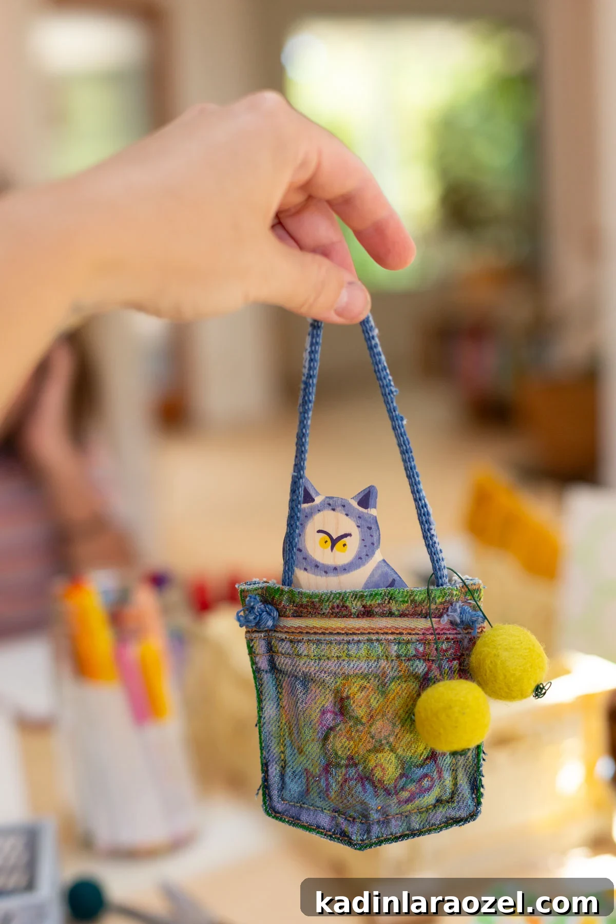 DIY No-Sew Kids' Purse from Old Jeans 10 img 107093 9