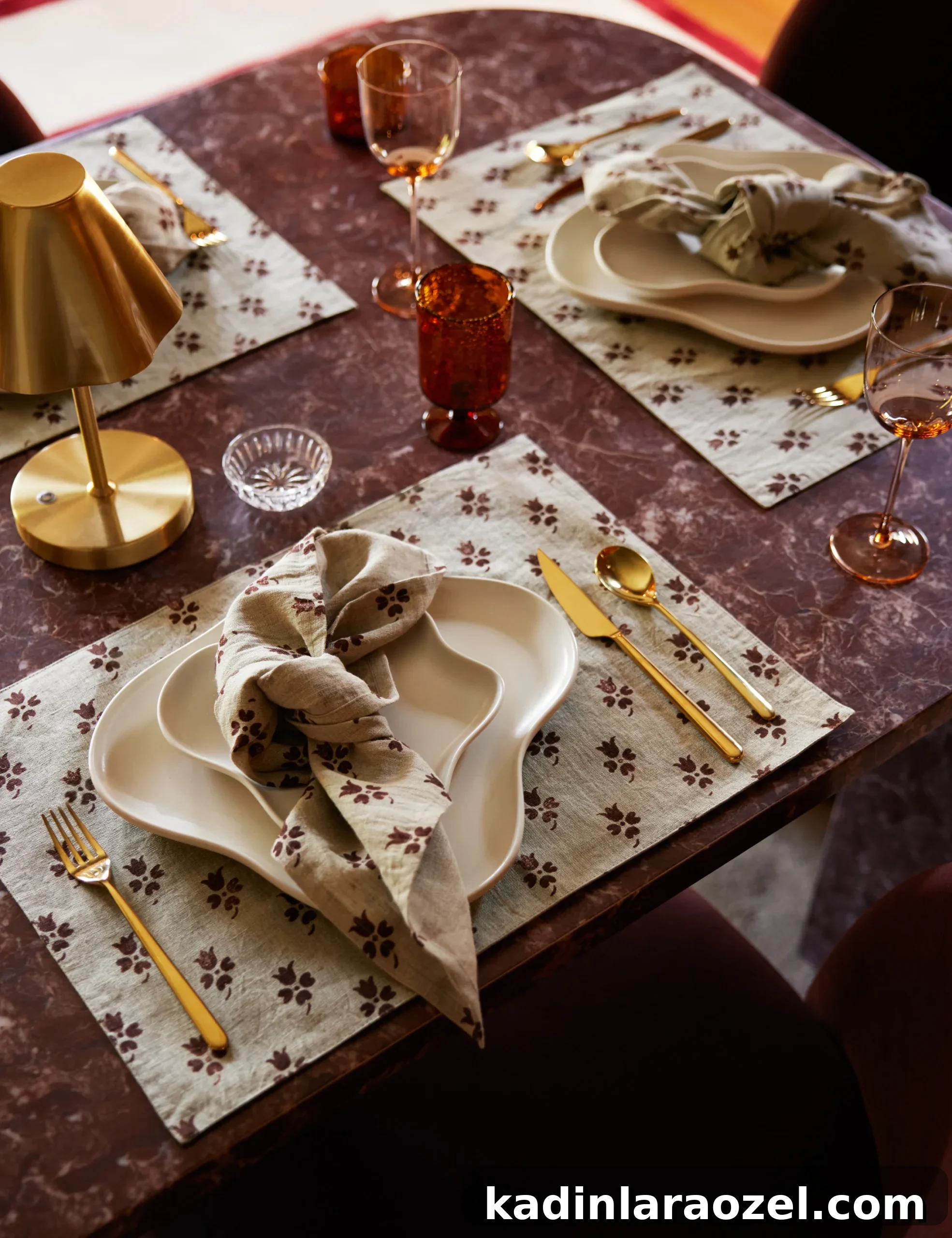 Effortless Thanksgiving Decorating Ideas 5 moody thanksgiving tableware