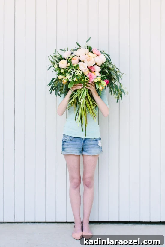 Make a Giant DIY Flower Blocked Bouquet That Wows 3 Flower DIY // Giant 'Flower Blocked' Bouquet