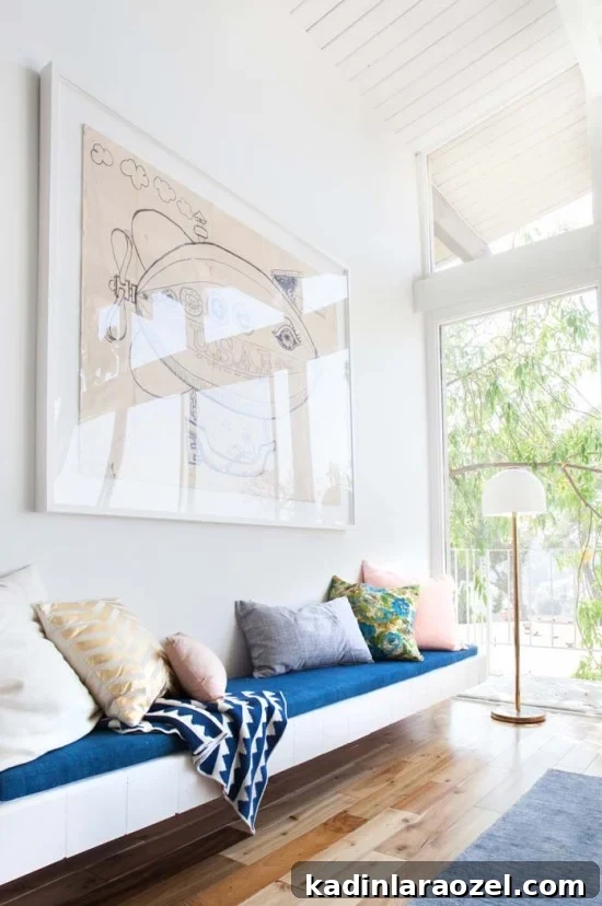 Love the pop of cobalt.