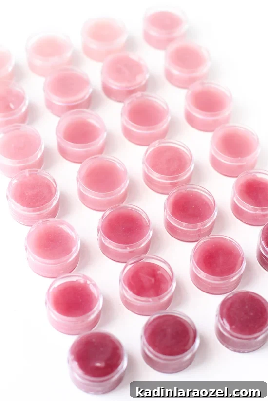 Make your own DIY lip balm with just 2 ingredients. #diy #beautytutorial #pink #makeup #lipbalm #gift #giftidea #holidaygift #mothersday #gradient #ombre