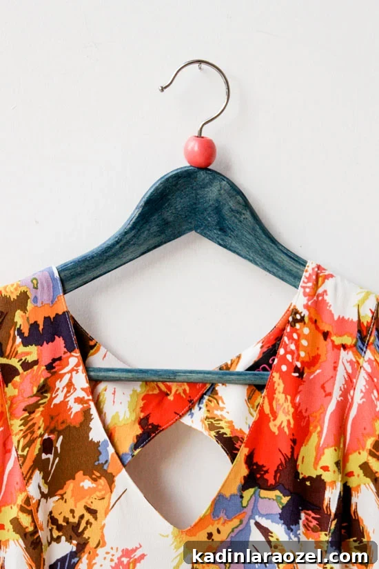 DIY Dyed Wood Clothing Hangers Tutorial