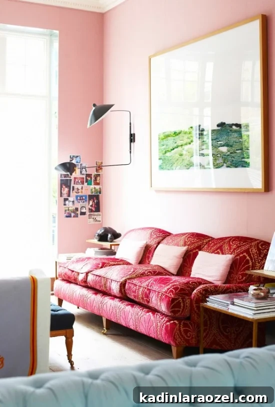 8 Stunning Painted Interior Ideas That Will Take Your Breath Away 4 Pink walls and fuchsia couch