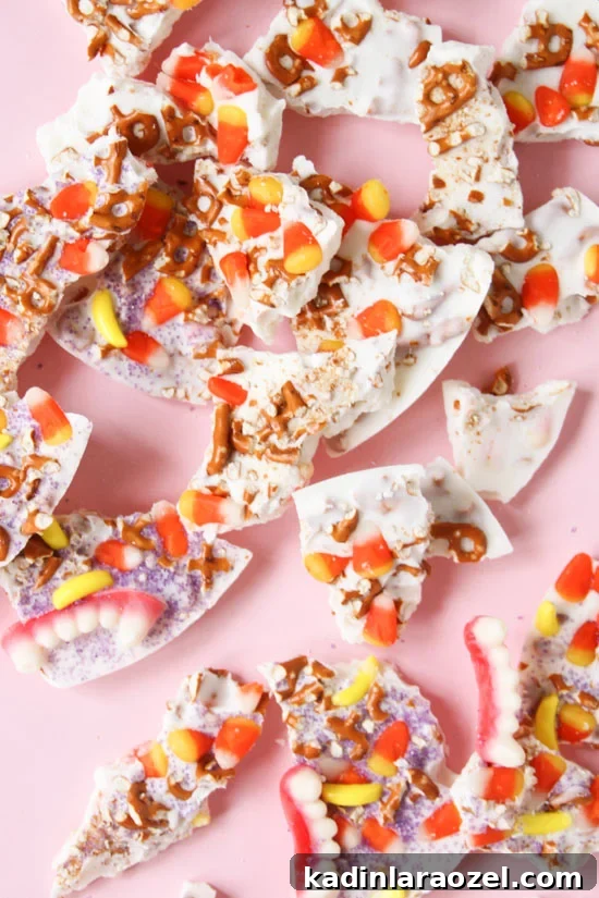 (Super Delicious) Halloween Candy Bark Recipe 2 Ways