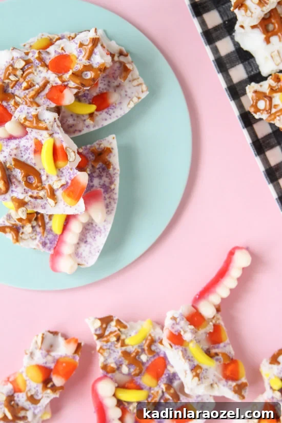 (Super Delicious) Halloween Candy Bark Recipe 2 Ways