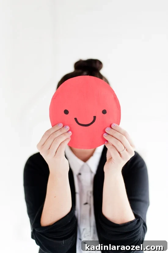 Two Dots Smiley Face Clutch