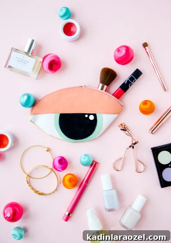 DIY Eye Clutch & Makeup Bag: Sew a Stylish Holiday Gift 6 DIY eye clutch and makeup bag