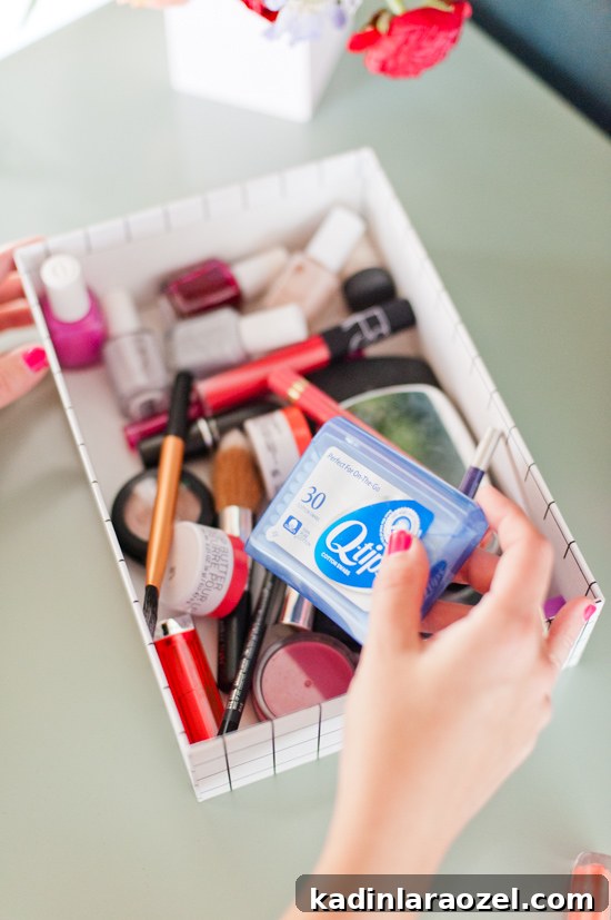 Decorating a Holiday Vanity: Playful Modern Styling Tips 7 A playful modern take on decorating a vanity for the holidays with @qtips