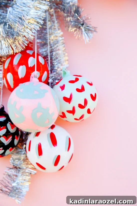 15-Minute Painted Pattern Holiday Ornaments DIY Tutorial 4 15 Minute DIY to Try // Painted Pattern DIY Holiday Ornaments
