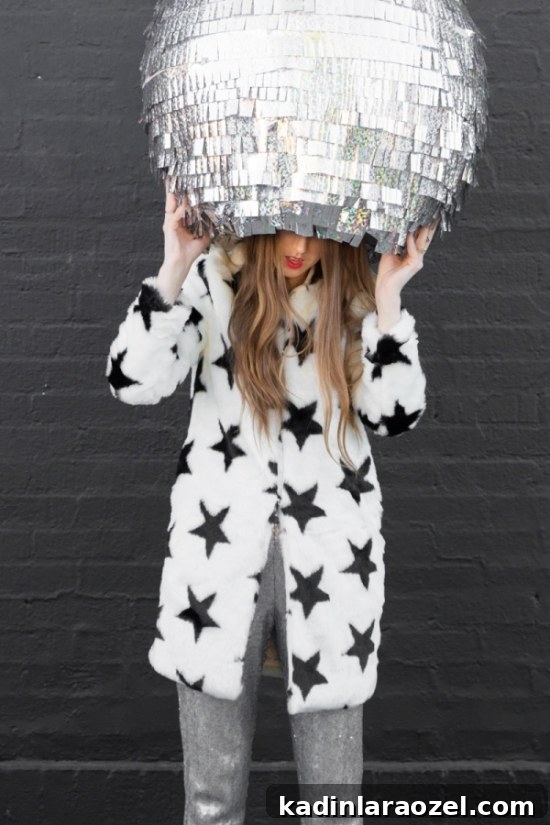 14 DIY New Year’s Eve Projects to Try Before 2016 11 DIY Disco Ball Piñata for New Year's Eve