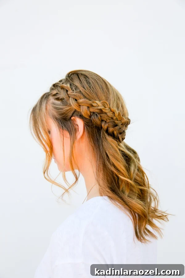 Quick Half-Halo Braid Tutorial: Style It in 10 Minutes 2 Blonde woman with half halo braid (tutorial in 10 minutes)