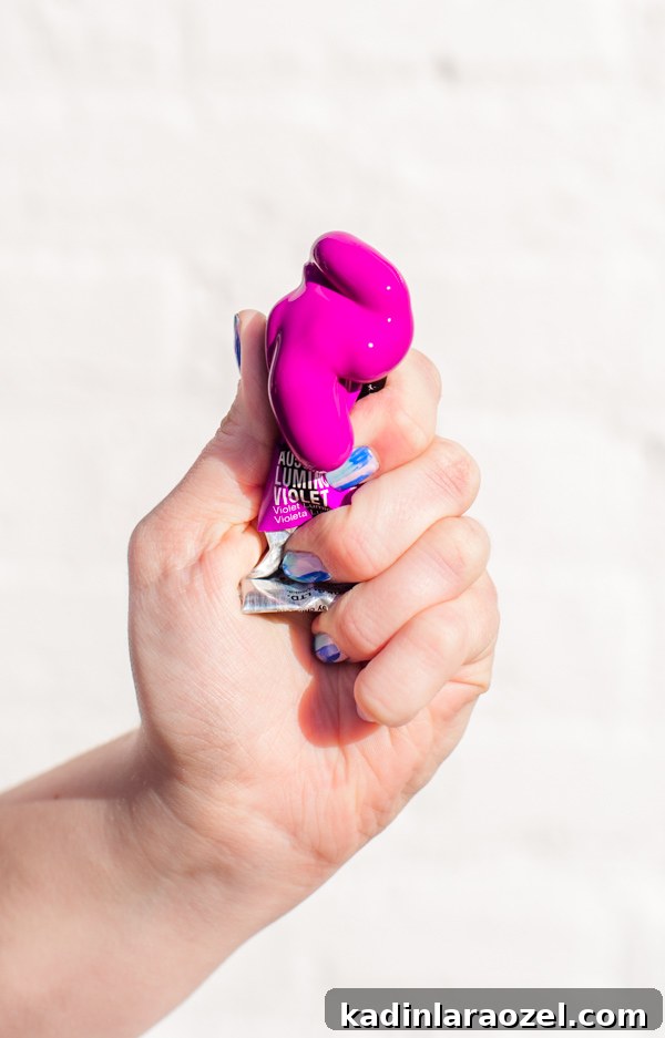 DIY brushstroke nail art