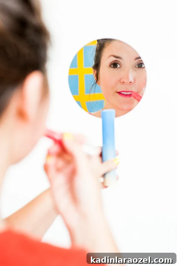 How to make a modern DIY hand mirror in 30 minutes.