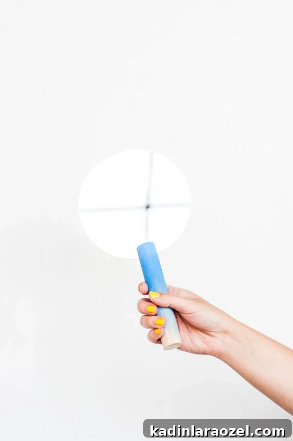 DIY Modern Hand Mirror in 30 Minutes: Step-by-Step Guide 7 How to make a modern DIY hand mirror in 30 minutes.