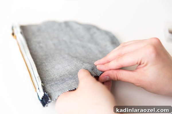 How to transform old jeans into a denim clutch in about an hour