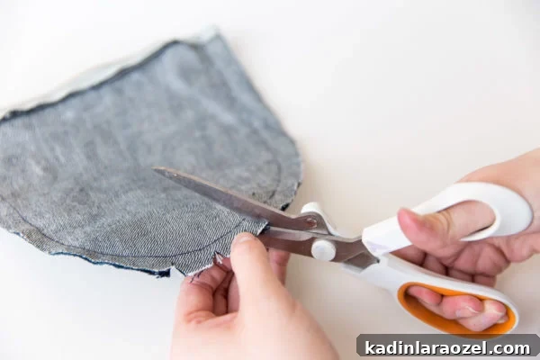 How to transform old jeans into a denim clutch in about an hour
