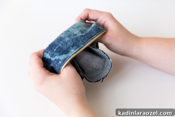 How to transform old jeans into a denim clutch in about an hour