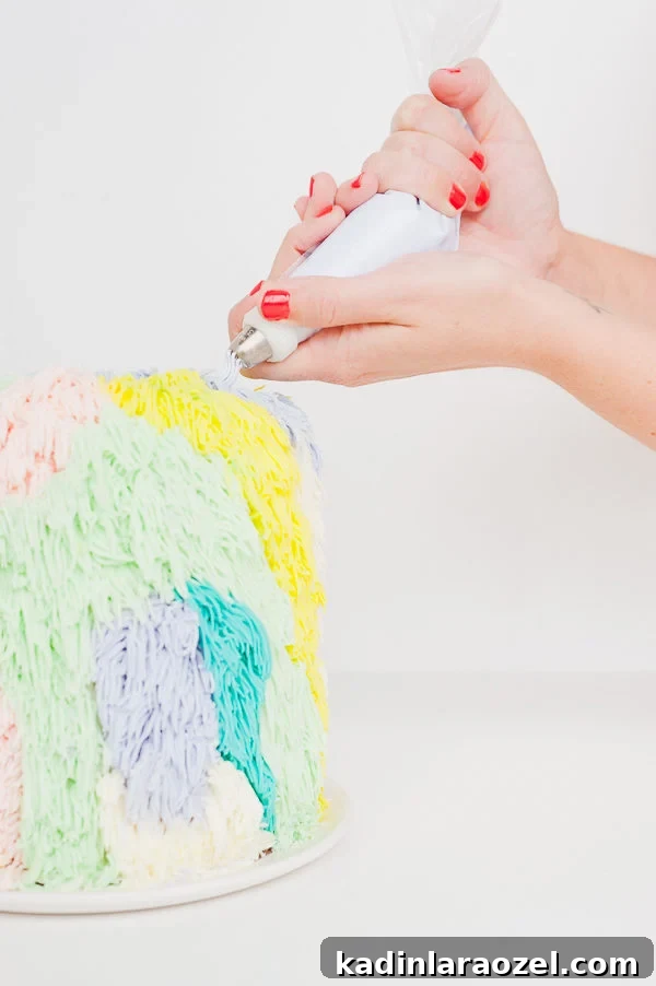 A DIY cake piping technique inspired by woven wall hangings?! Click through for the step by step tutorial.