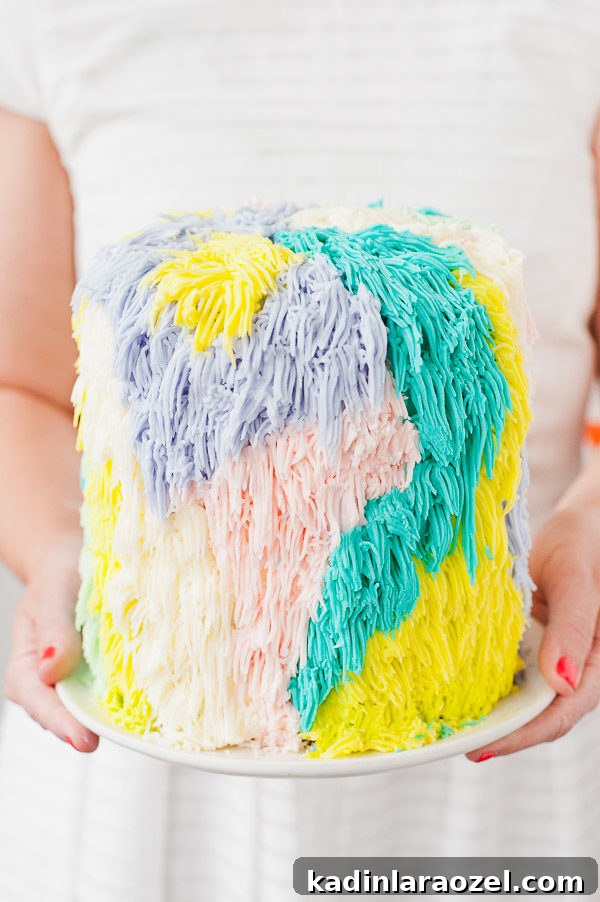 A DIY cake piping technique inspired by woven wall hangings?! Click through for the step by step tutorial.