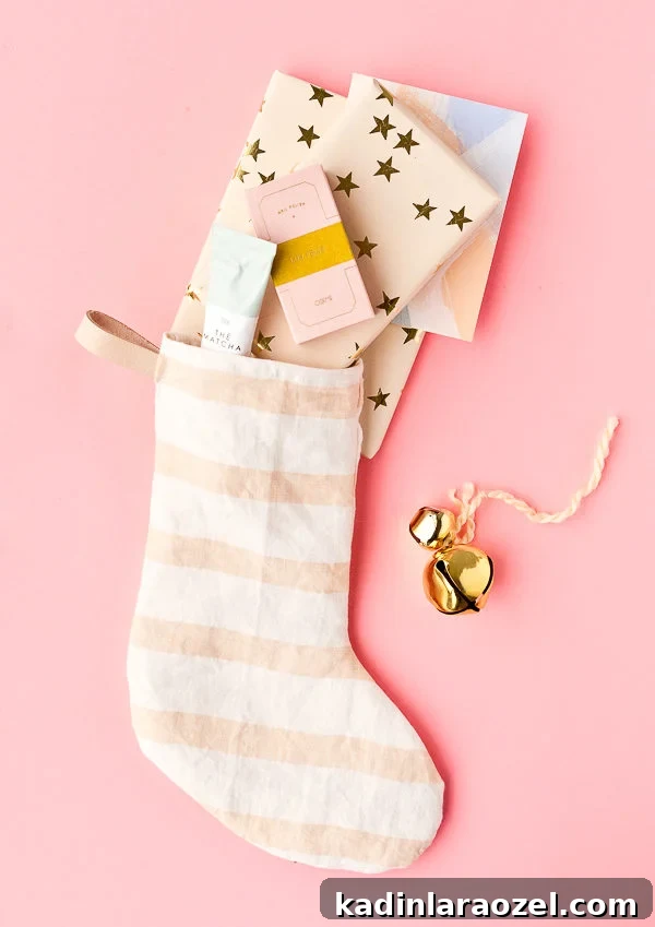 How to Make DIY Holiday Stockings with Old Tea Towels
