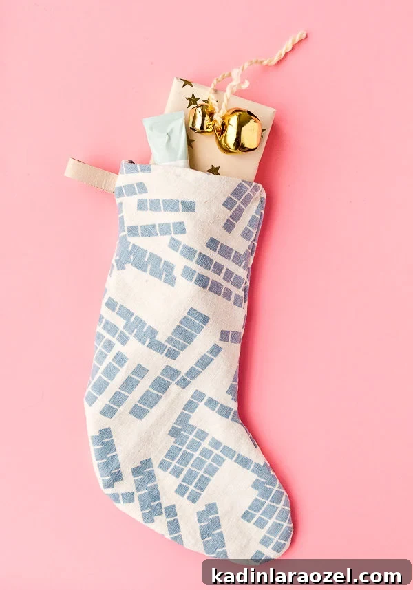 DIY Holiday Stockings (using old tea towels)