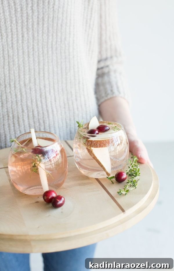 Cozy Up: 14 (Fall) DIYs to Try During the Long Thanksgiving Weekend // Festive Cocktails
