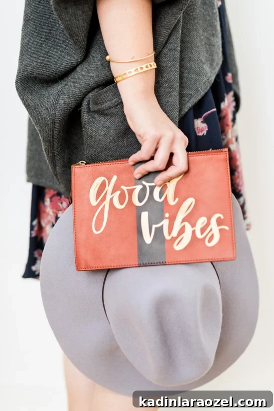 Hand Lettered Clutch in 5 Minutes