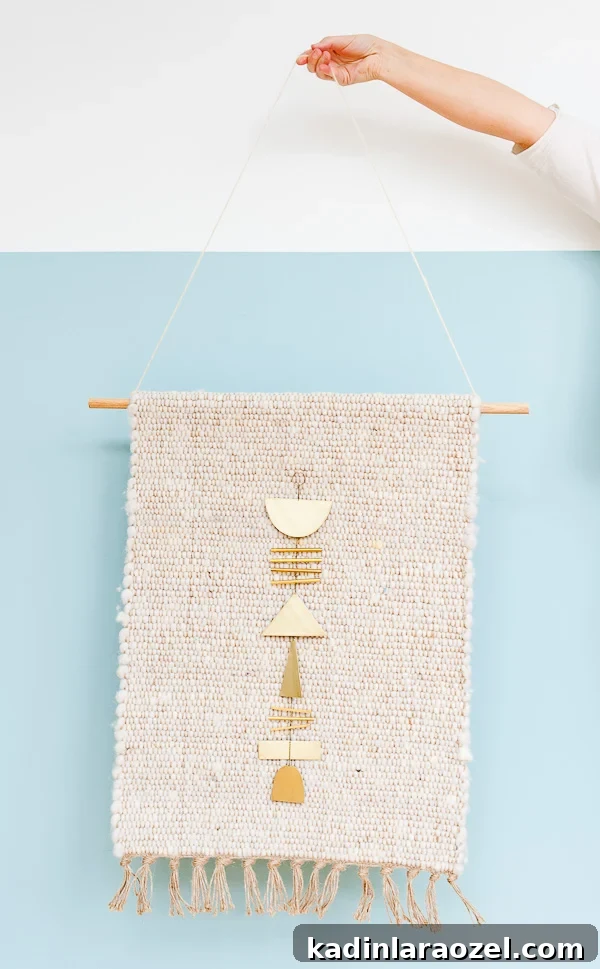 5 Minute DIY // Turn a 2x3 Rug into a Hanging Weaving