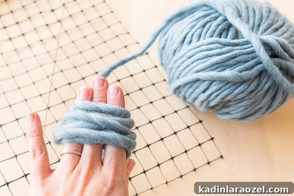 How to make a woven piece of wall art the easy way. No special tools needed.