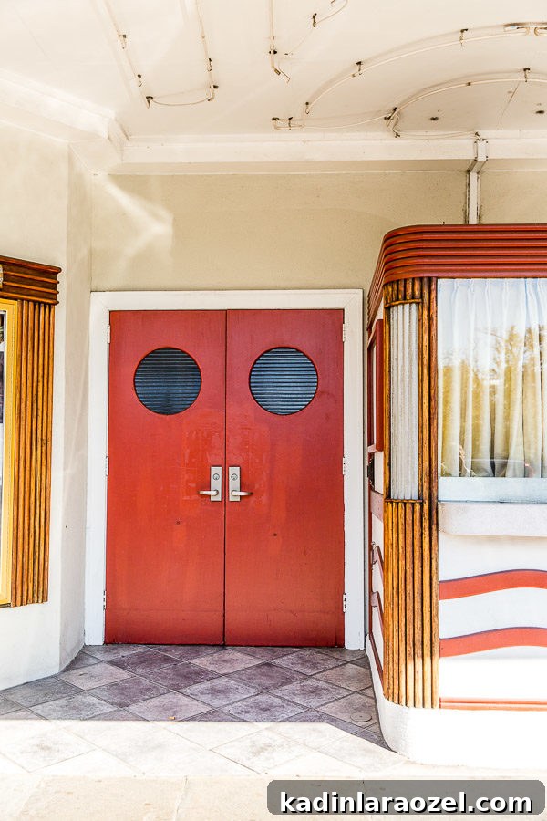 The Cool Girls Travel Guide to Charleston