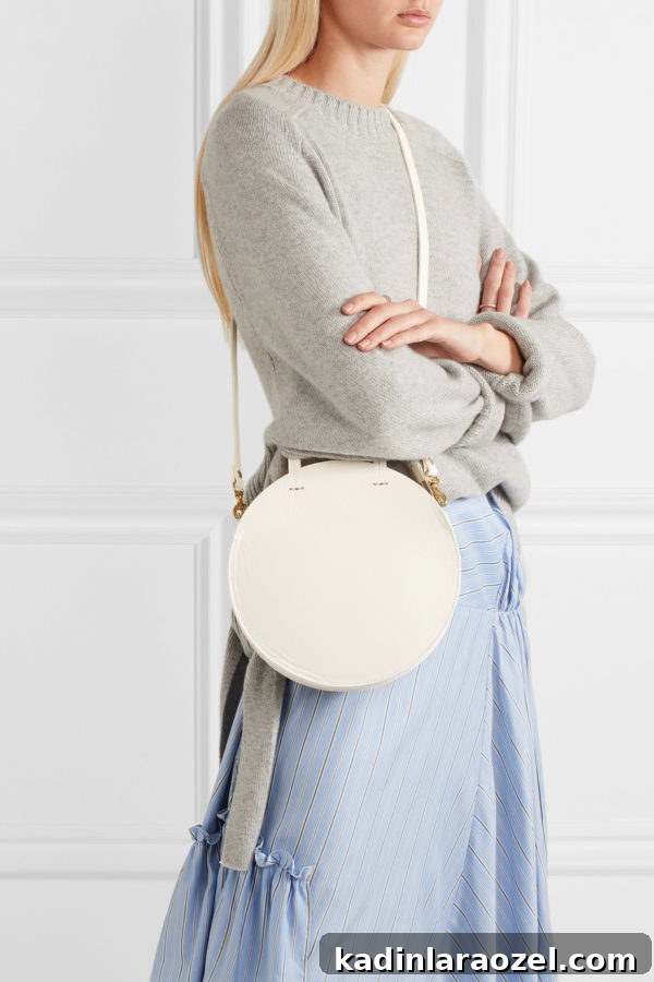 This Clare V alistair petite bag is perfect for spring.