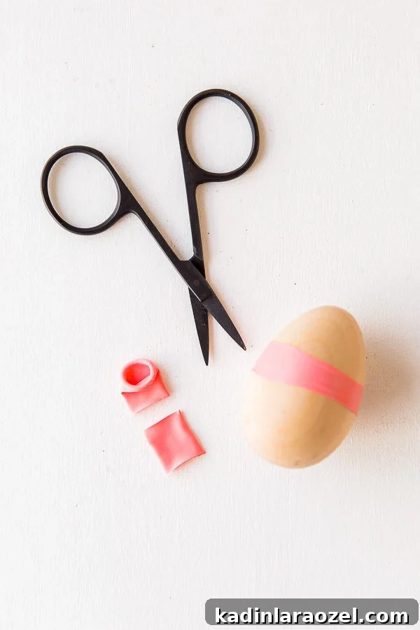 A Mess-Free Balloon Dipped Easter Egg DIY