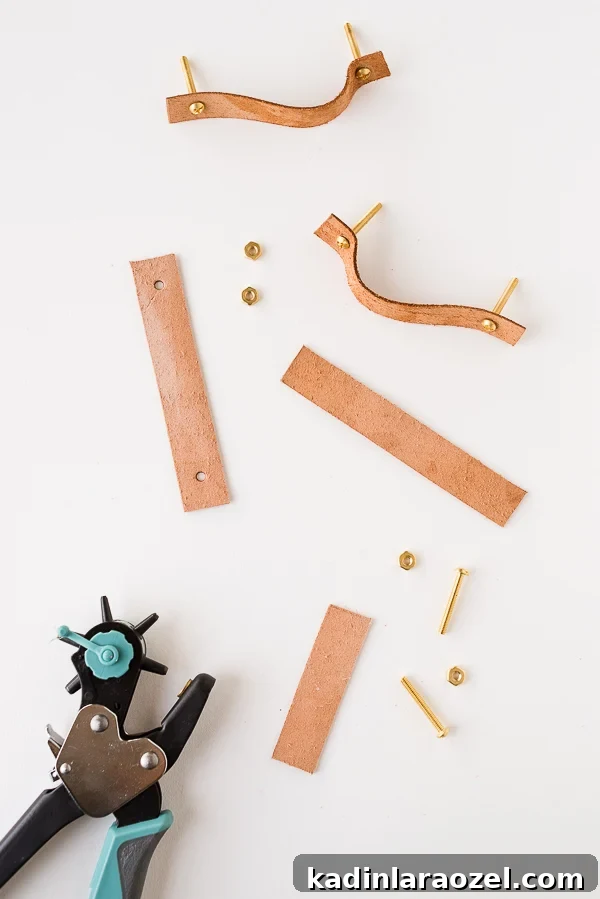 Make Leather Drawer Pulls: Step-by-Step Push-and-Pull Guide 4 Update your rental kitchen with these easy (and affordable) leather cabinet pulls. Click through for the DIY! #kitchen #diy #kitchendiy #leatherhandles #leatherdiy #cabinetpulls
