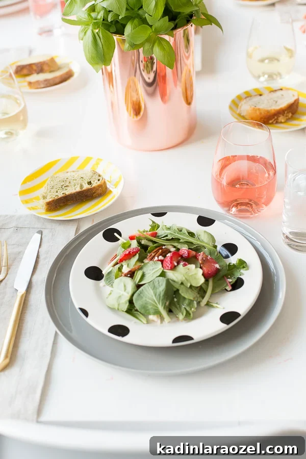 Host an Effortless-Looking Dinner Party (That Really Is) 4 A simple, effortless chic dinner party. Click through for quick DIY ideas and simple tricks for chic AF entertaining the easy way.