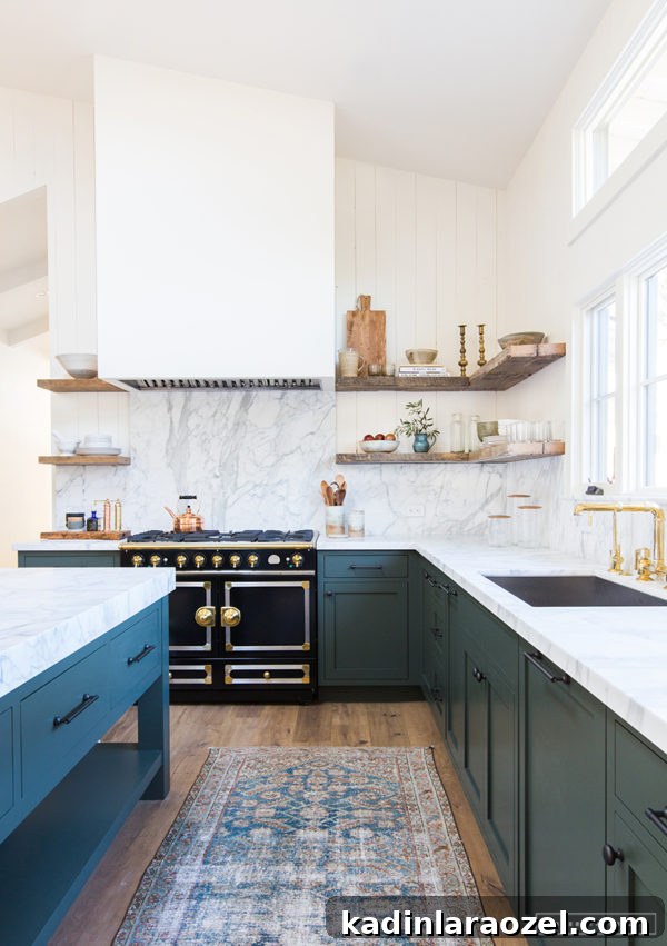 Kitchen inspiration - dark cabinets with light marble counters