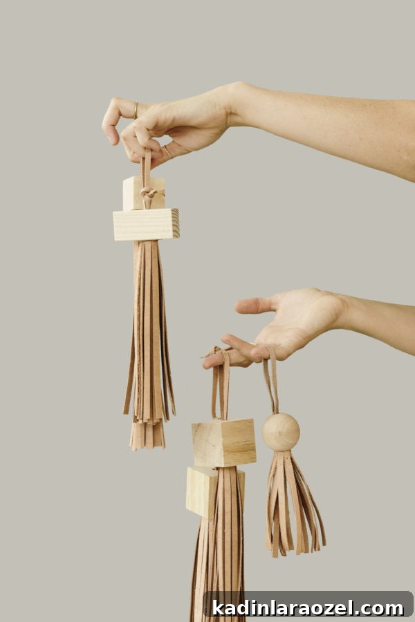 DIY Statement Tassels Using Wood Blocks and Leather — Step-by-Step Guide 10 DIY statement tassels. Click through for the tutorial.