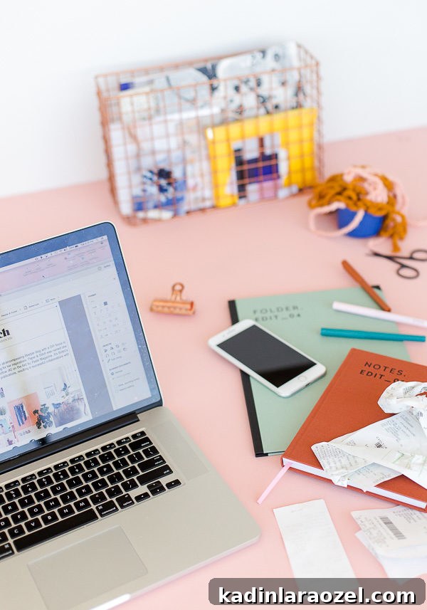 The business of blogging - tools I use to keep things running smoothly, so I can get back to the fun stuff. #blogging #bloggingbusiness #blogtools