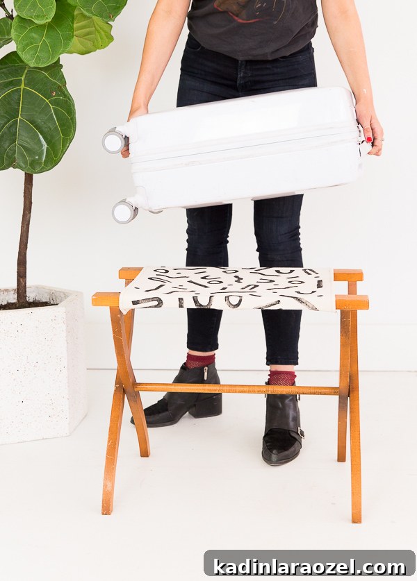 DIY Wooden Luggage Rack and Step-by-Step Fabric Block Printing Guide 6 Get ready for guests all season long with a handsewn, handstamped DIY luggage rack! #luggagerack #travel #diy #tutorial #blockprinting #blockprint #linoblock #handstamped