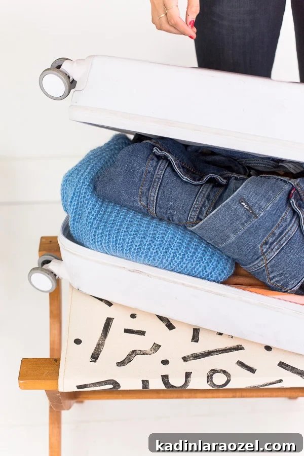 DIY Wooden Luggage Rack and Step-by-Step Fabric Block Printing Guide 7 DIY luggage rack! Get ready for guests all season long with a handsewn, handstamped DIY luggage rack! #luggagerack #travel #diy #tutorial #blockprinting #blockprint #linoblock #handstamped