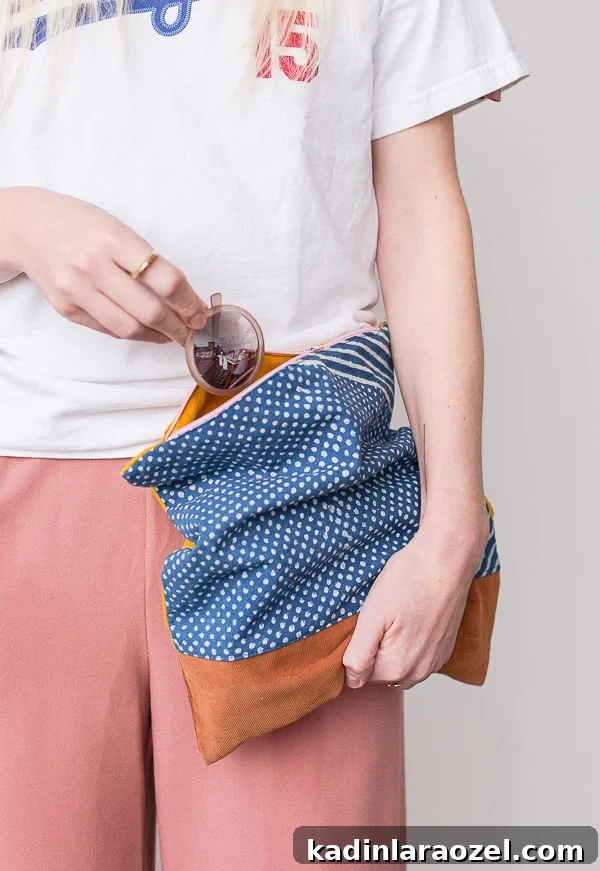DIY Patchwork Foldover Clutch: Step-by-Step Sewing Guide 9 How to Sew a (Patchwork) DIY Foldover Clutch. #clutch #diy #tutorial #sewing #sewingproject #patchwork #howto #fashionaccessories