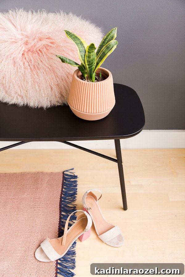 Minimal color palette for an entryway. #interiors #interior #entryway #modern 