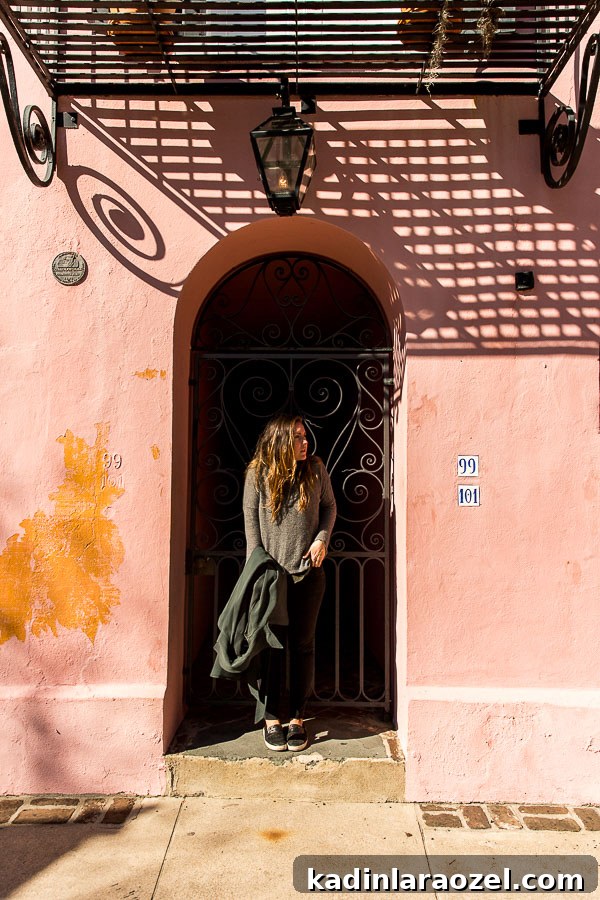 Best of 2017 on Paper & Stitch: The Cool Girls Travel Guide to Charleston. #charleston #travel #travelguide #pink #traveling #traveler #cityguide
