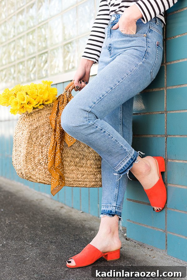 Jean Queen: 13 Stylish Ways to Upgrade Your Denim Wardrobe 2 DIY Drop-Hem Jeans. Check out 13 Ways to Upgrade Denim Clothing. #denim #denimdiy #jeansdiy #fashiondiy