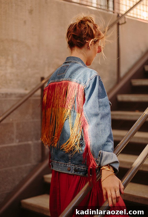 Jean Queen: 13 Stylish Ways to Upgrade Your Denim Wardrobe 4 DIY Fringe Denim Jacket Makeover. Check out 13 Ways to Upgrade Denim Clothing. #denim #denimdiy #jeansdiy #fashiondiy